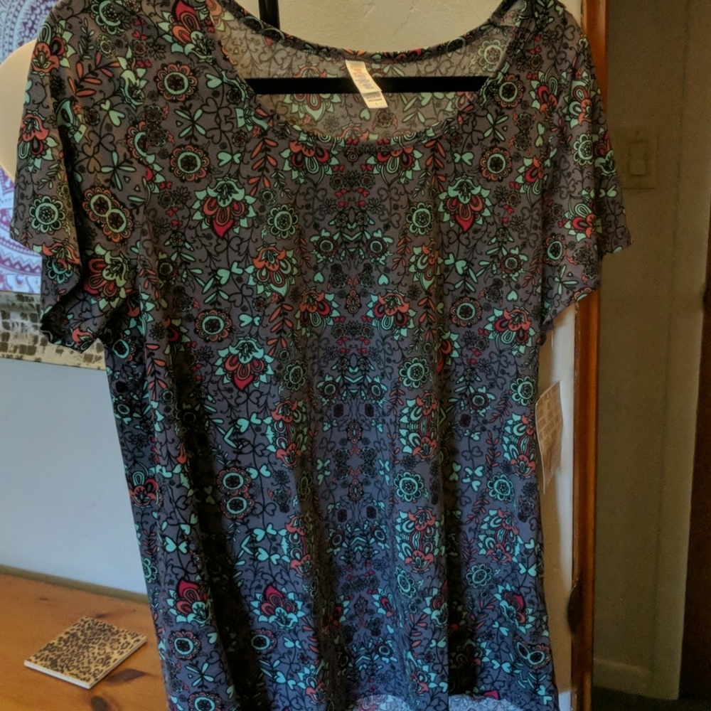 LuLaRoe Classic T